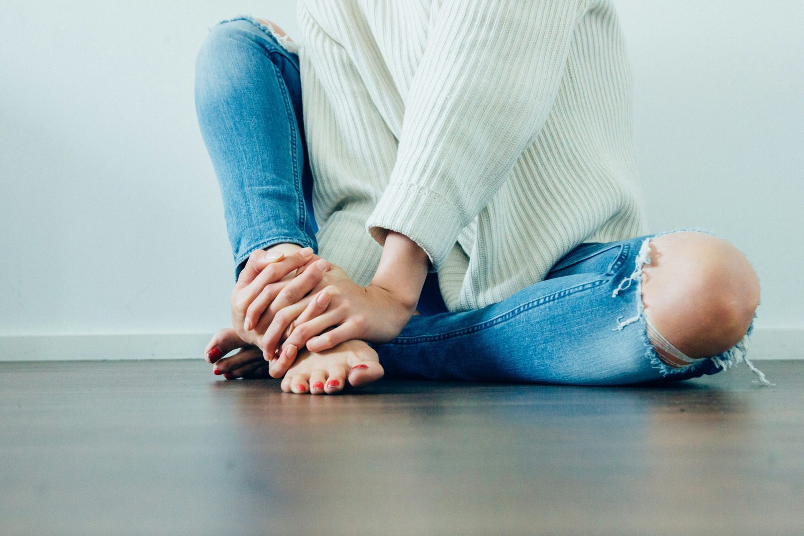 How to Get a Splinter Out of Foot Safely: Complete Relief Guide featuring splinter removal, foot care, wound cleaning, and safe aftercare.