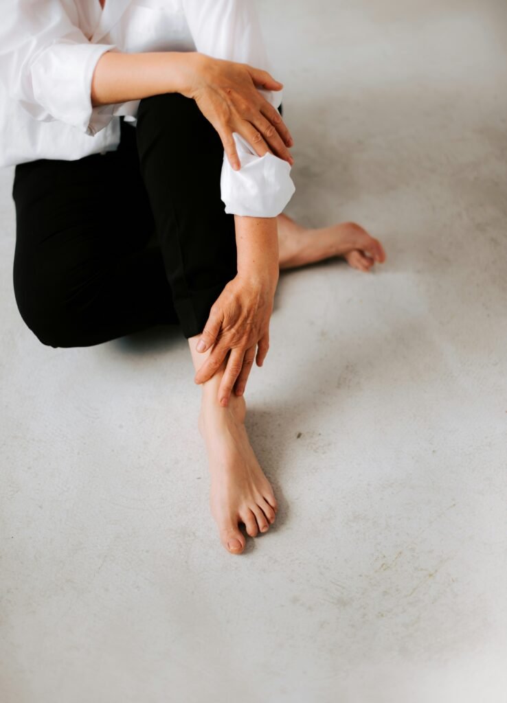 How to Get a Splinter Out of Foot Safely: Complete Relief Guide guide to splinter removal, foot care, wound cleaning, pain relief, and aftercare.