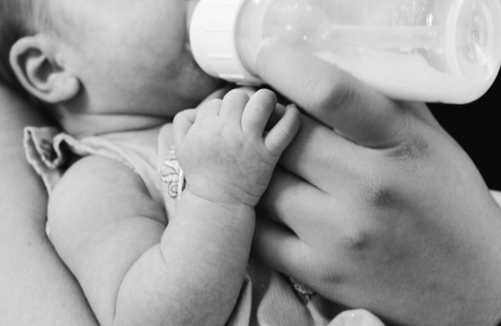 Why Is My Breast Milk Watery? Essential Facts, Causes & When to Seek Help covering watery-looking milk, breastfeeding changes, foremilk, hindmilk, and feeding concerns.