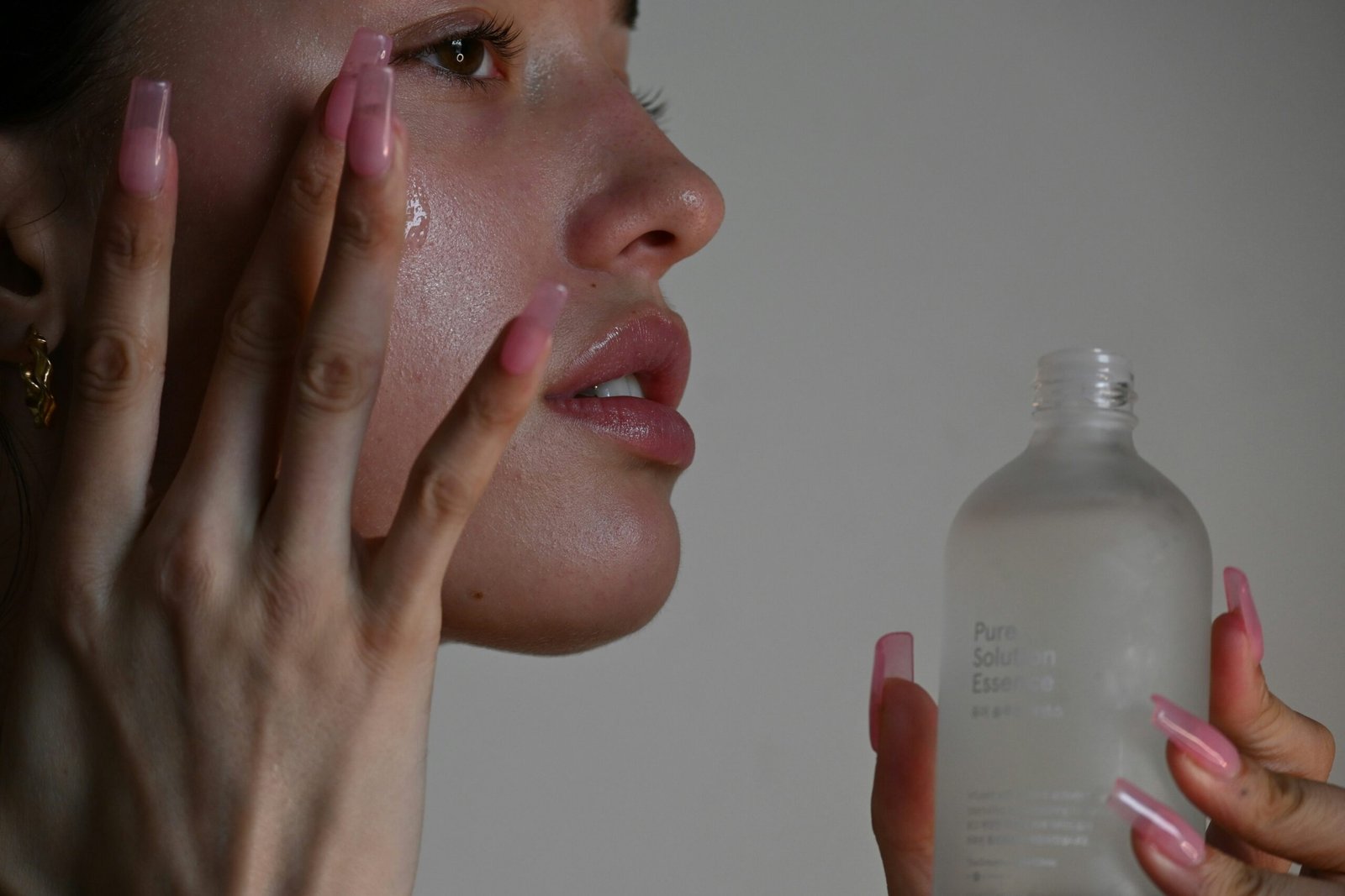 What is the clear liquid that comes out of a pimple? Hidden Causes, Skin Changes & Treatment Tips featuring clear pimple fluid, acne inflammation, skin healing, infection signs, and treatment tips.
