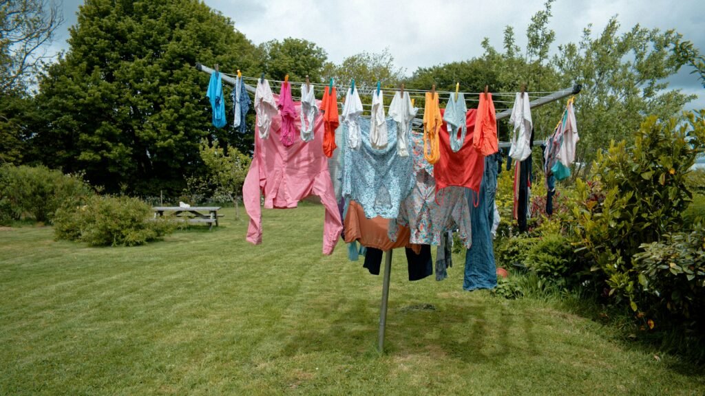 How to Get Tree Sap Out of Clothes Effective Methods for Fresh and Dried Stains guide to tree sap removal, stain cleaning, laundry care, and fabric protection.