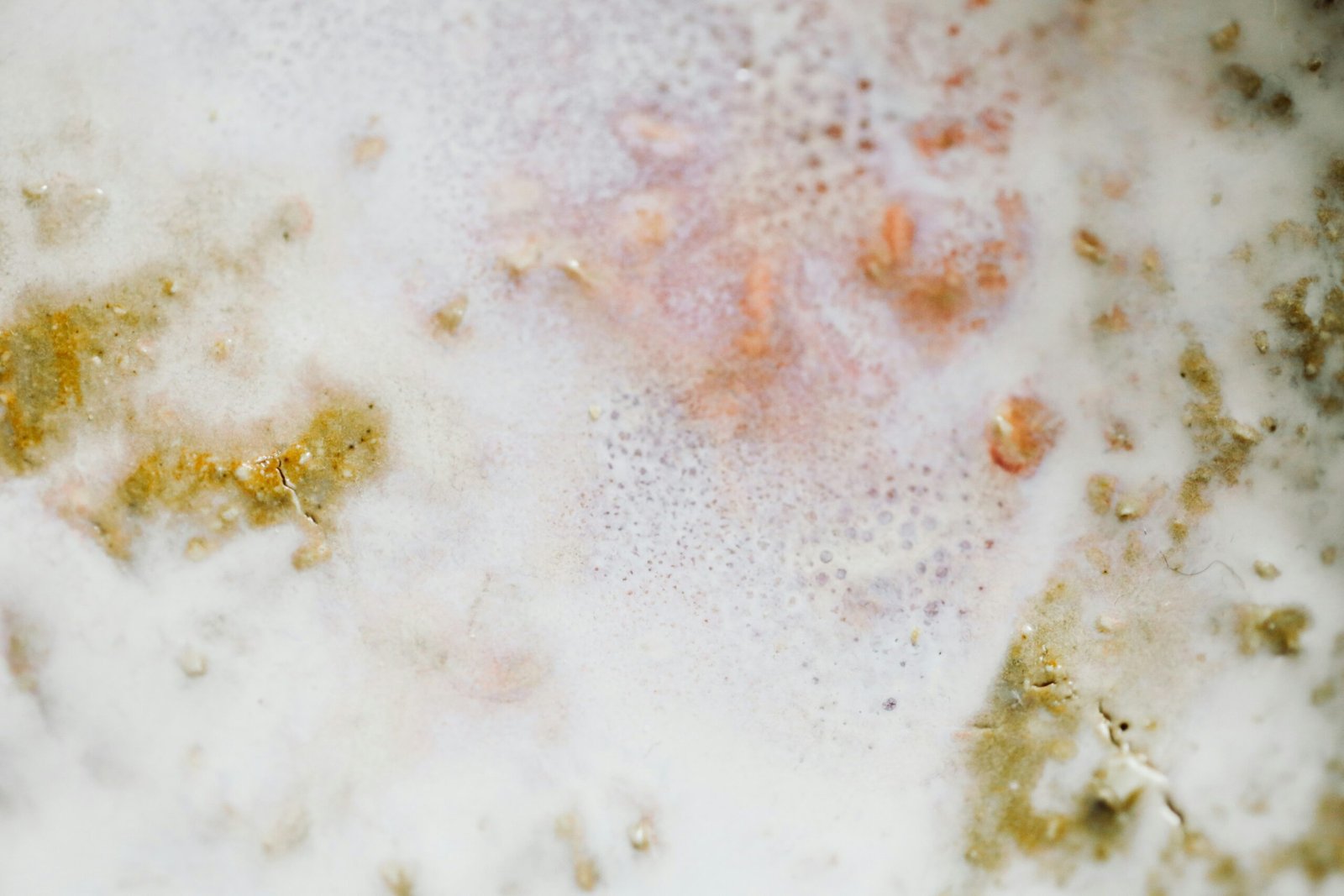 How to get rust stains out of clothes with safe fabric cleaning methods