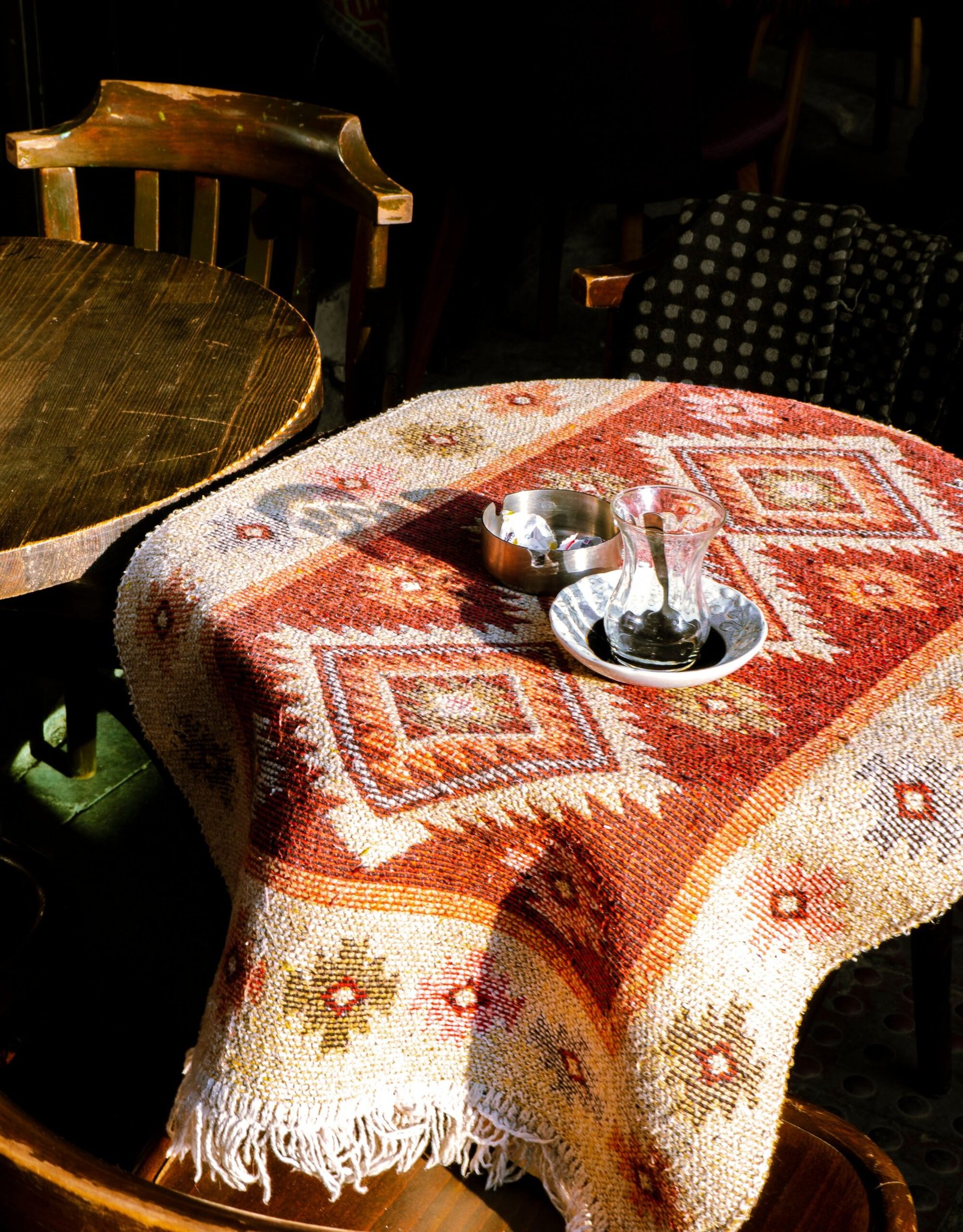 Why were tablecloths invented and the history of table coverings