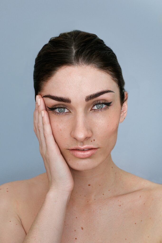 What is the clear liquid that comes out of a pimple? Hidden Causes, Skin Changes & Treatment Tips guide to clear fluid, pimple healing, skin irritation, inflammation, and treatment options.