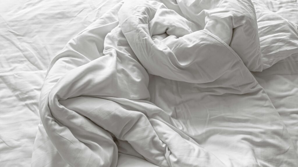 How to Get Pee Out of Mattress Effective Cleaning and Odor Removal Methods showing urine stain treatment, odor removal, mattress cleaning, and drying techniques.